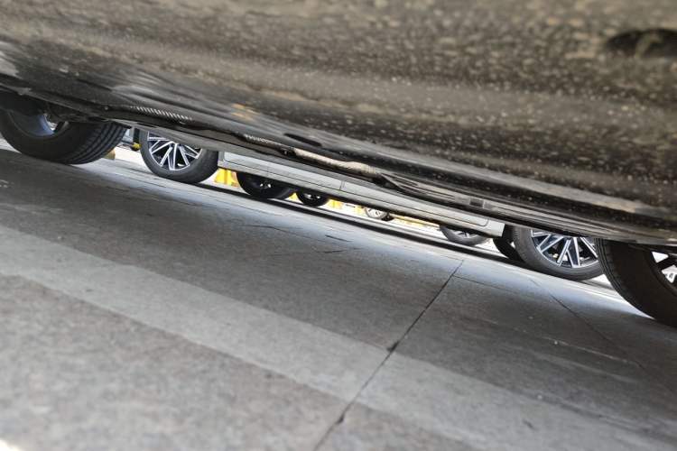 Used Volkswagen T-ROC 2025 300TSI DSG Two-Wheel Drive Chen Guang Edition Chassis Front Right