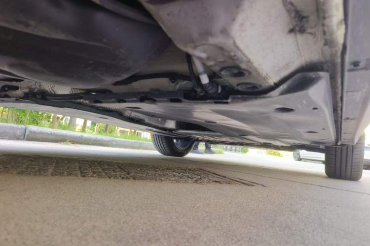 Used Volkswagen T-ROC 2025 300TSI DSG Two-Wheel Drive Chen Guang Edition Chassis Rear Right