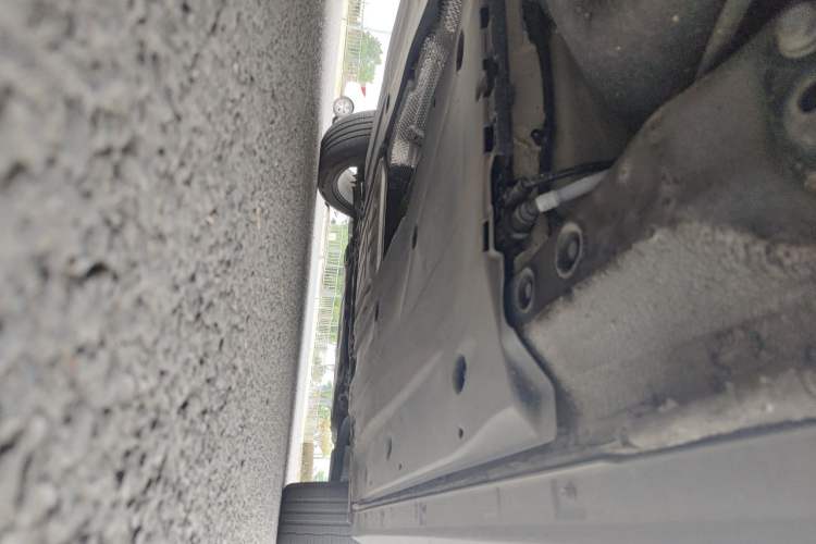 Used Volkswagen T-ROC 2025 300TSI DSG Two-Wheel Drive Chen Guang Edition Chassis Rear Right