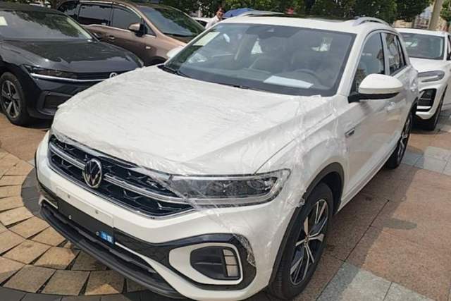 Used Volkswagen T-ROC 2025 Facelift Model 2 300TSI DSG Two-Wheel Drive Chenguang Edition