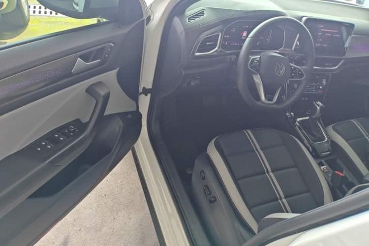 Used Volkswagen T-ROC 2025 Facelifted 300TSI DSG Two-Wheel-Drive Chen Guang Edition Driver Seat