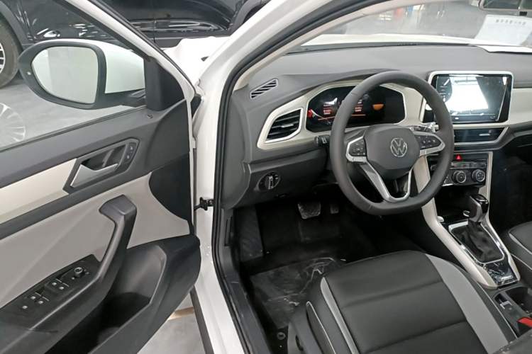 Used Volkswagen T-ROC 2025 Facelift Model 2 280TSI DSG Two-Wheel Drive Shiguang Edition Driver Seat