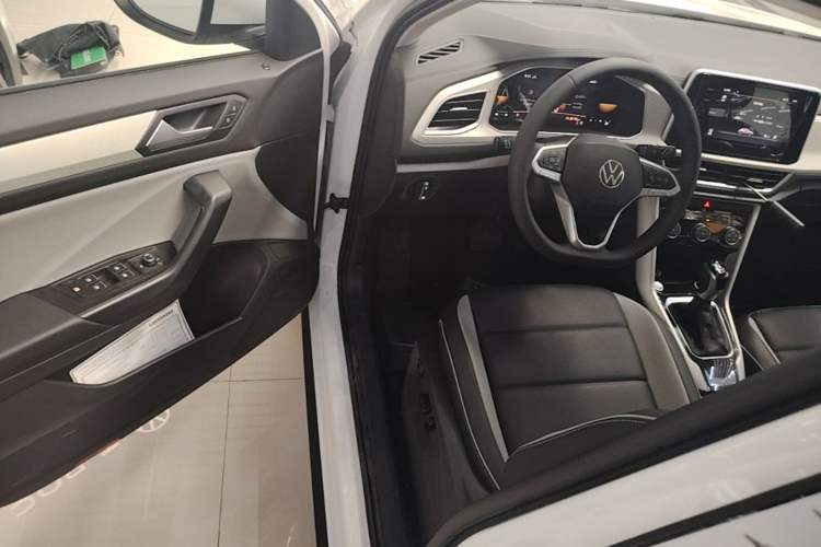 Used Volkswagen T-ROC 2025 Facelift Model 2 280TSI DSG Two-Wheel Drive Shiguang Edition Driver Seat