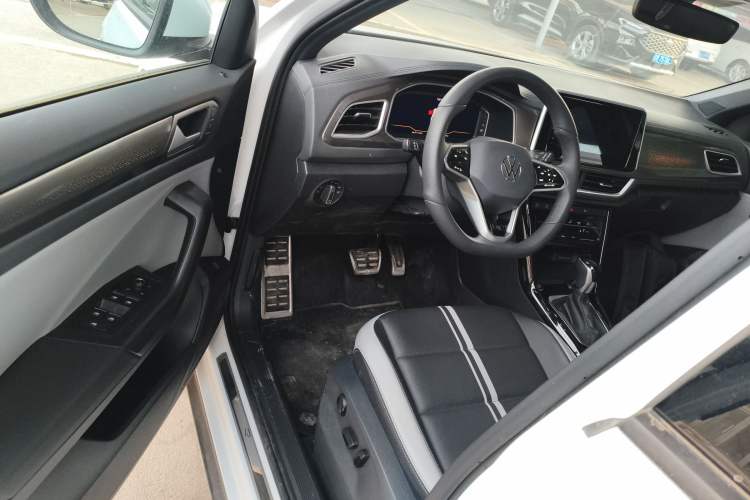 Used Volkswagen T-ROC 2025 300TSI DSG Two-Wheel Drive Chen Guang Edition Driver Seat