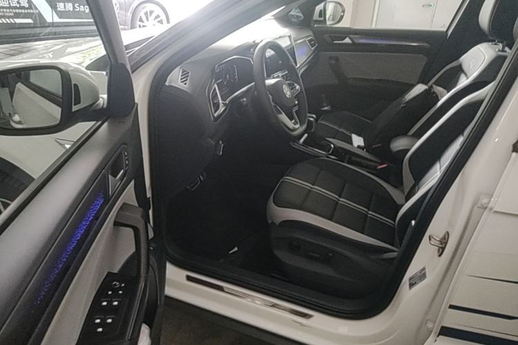 Used Volkswagen T-ROC 2025 300TSI DSG Two-Wheel Drive Starlight Edition Driver Seat