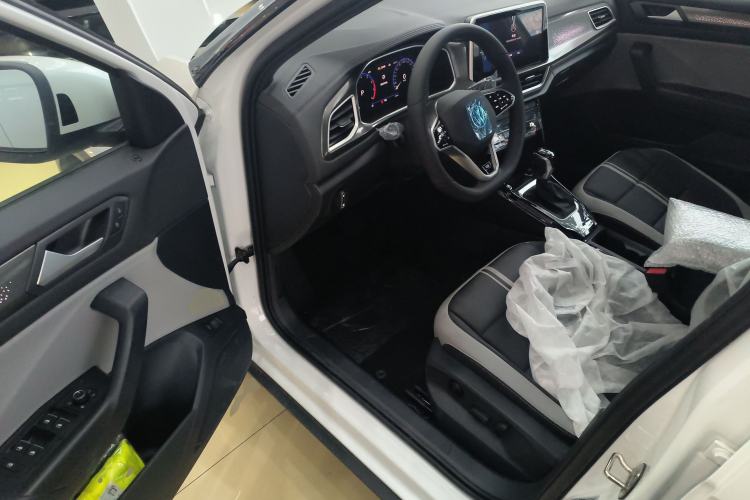 Used Volkswagen T-ROC 2025 Facelift Model 2 300TSI DSG Two-Wheel Drive Chenguang Edition Driver Seat
