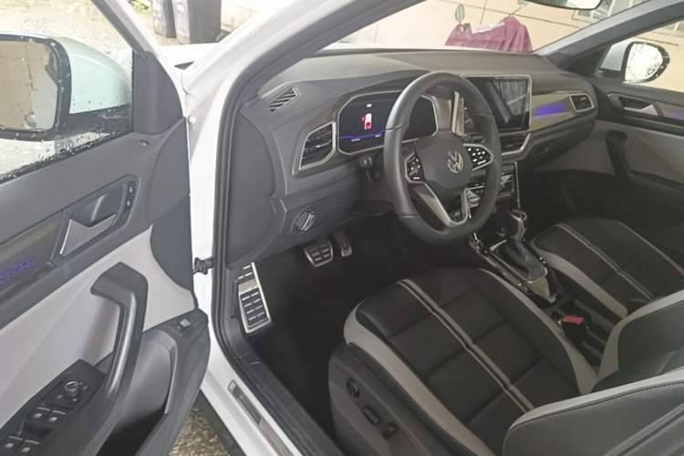 Used Volkswagen T-ROC 2025 300TSI DSG Two-Wheel Drive Chen Guang Edition Driver Seat