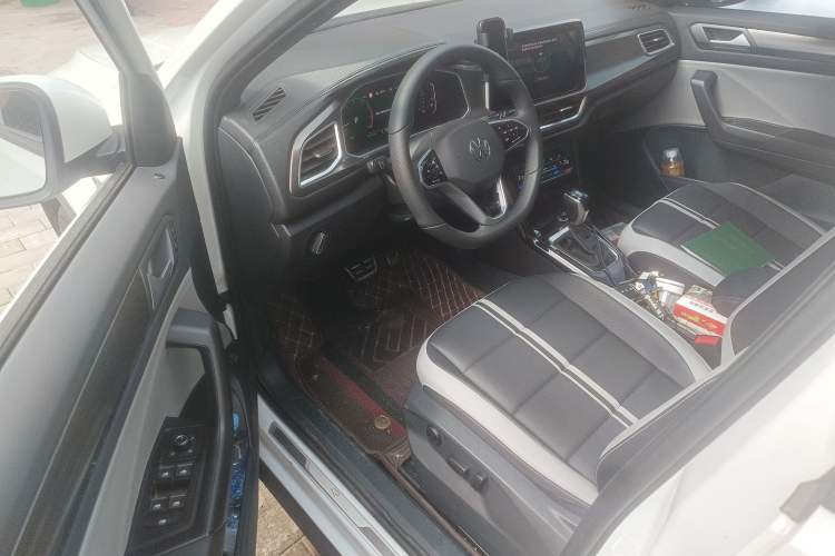 Used Volkswagen T-ROC 2025 300TSI DSG Two-Wheel Drive Chen Guang Edition Driver Seat