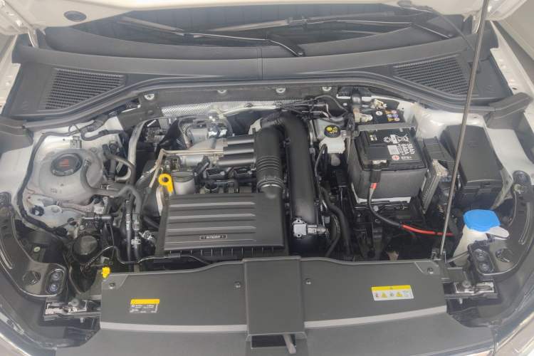 Used Volkswagen T-ROC 2025 280TSI DSG Two-Wheel Drive Time Edition Engine Bay