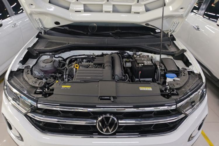 Used Volkswagen T-ROC 2025 Facelift Model 2 280TSI DSG Two-Wheel Drive Shiguang Edition Engine Bay