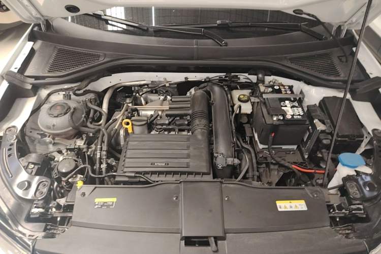 Used Volkswagen T-ROC 2025 Facelift Model 2 280TSI DSG Two-Wheel Drive Shiguang Edition Engine Bay