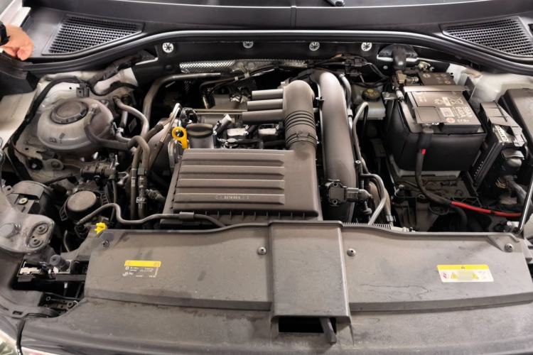 Used Volkswagen T-ROC 2025 280TSI DSG Two-Wheel Drive Time Edition Engine Bay
