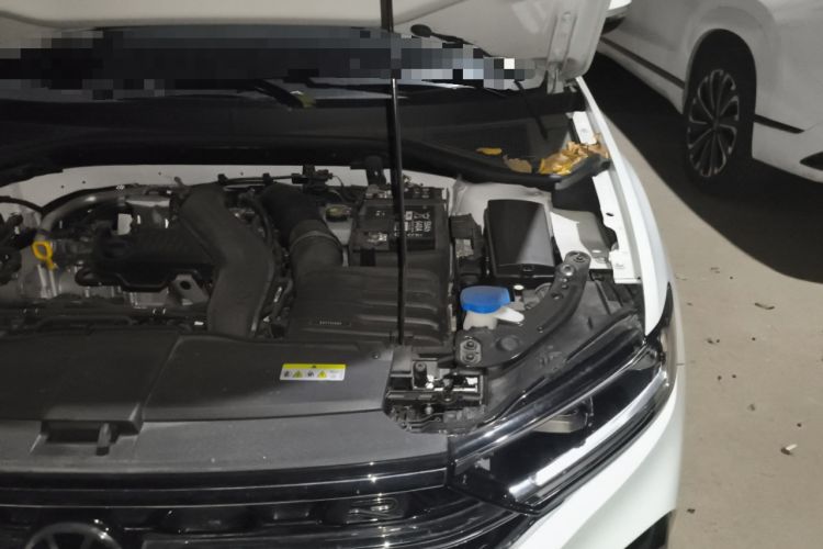 Used Volkswagen T-ROC 2025 300TSI DSG Two-Wheel Drive Chen Guang Edition Engine Bay Left