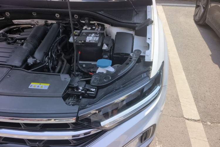 Used Volkswagen T-ROC 2025 280TSI DSG Two-Wheel Drive Time Edition Engine Bay Left
