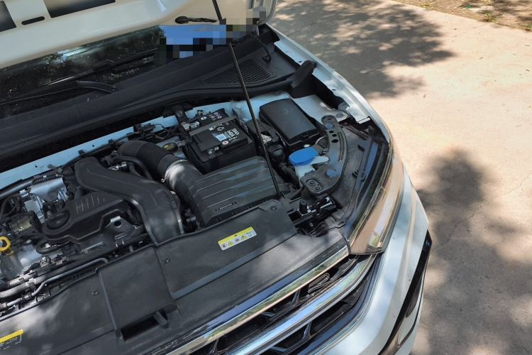 Used Volkswagen T-ROC 2025 300TSI DSG Two-Wheel Drive Chen Guang Edition Engine Bay Left