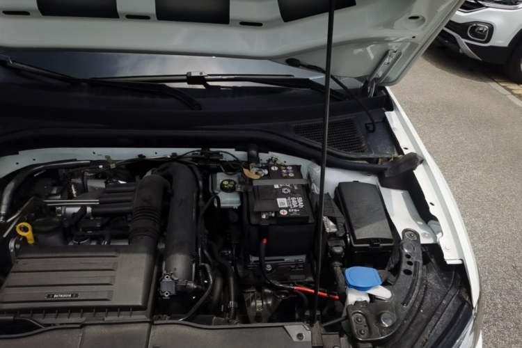 Used Volkswagen T-ROC 2025 Facelift Model 2 280TSI DSG Two-Wheel Drive Shiguang Edition Engine Bay Left