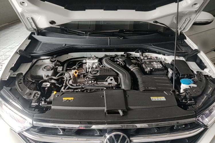 Used Volkswagen T-ROC 2025 300TSI DSG Two-Wheel Drive Starlight Edition Engine Bay