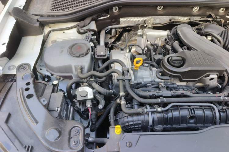 Used Volkswagen T-ROC 2025 300TSI DSG Two-Wheel Drive Chen Guang Edition Engine Bay Right