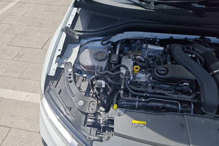Used Volkswagen T-ROC 2025 300TSI DSG Two-Wheel Drive Chen Guang Edition Engine Bay Right