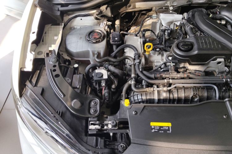 Used Volkswagen T-ROC 2025 Facelifted 300TSI DSG Two-Wheel-Drive Chen Guang Edition Engine Bay Right