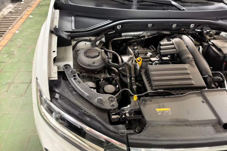 Used Volkswagen T-ROC 2025 280TSI DSG Two-Wheel Drive Time Edition Engine Bay Right
