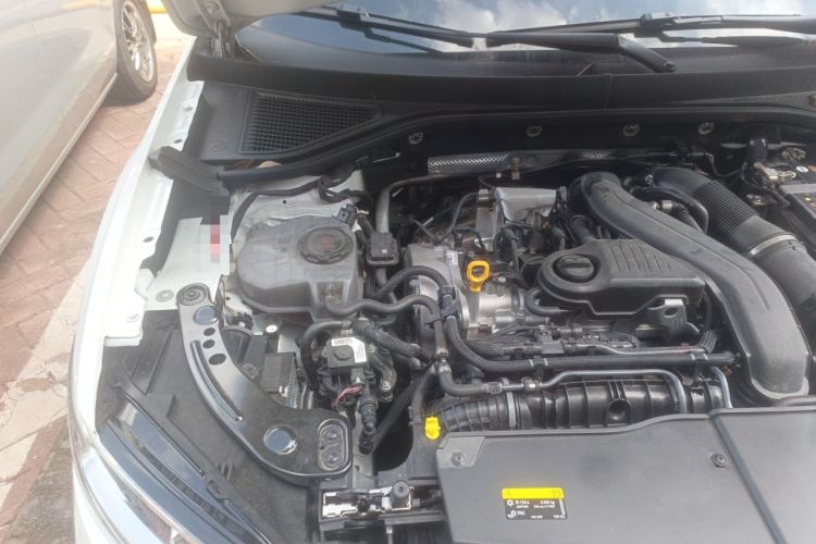 Used Volkswagen T-ROC 2025 300TSI DSG Two-Wheel Drive Chen Guang Edition Engine Bay Right