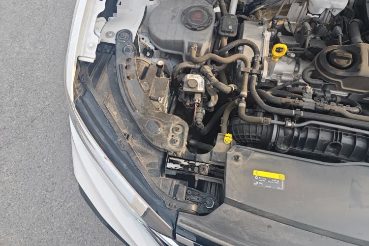 Used Volkswagen T-ROC 2025 300TSI DSG Two-Wheel Drive Chen Guang Edition Engine Bay Right