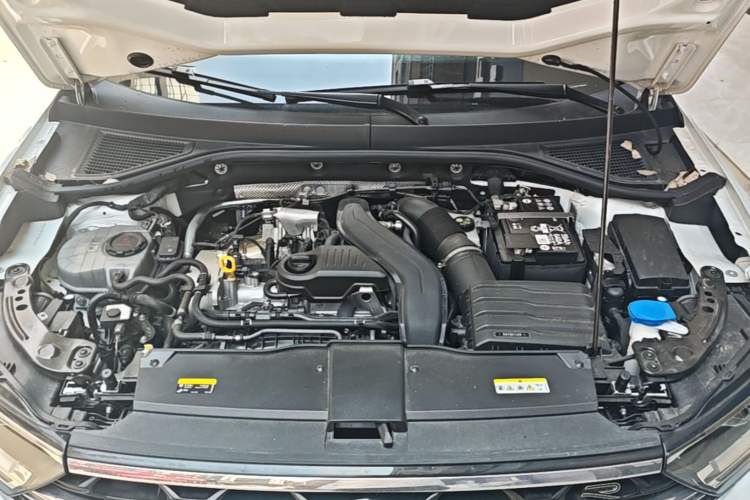 Used Volkswagen T-ROC 2025 300TSI DSG Two-Wheel Drive Chen Guang Edition Engine Bay