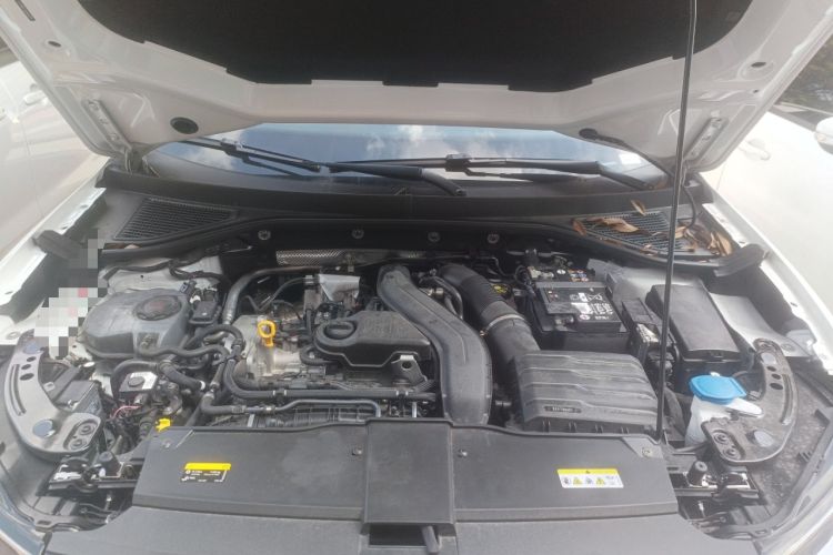 Used Volkswagen T-ROC 2025 300TSI DSG Two-Wheel Drive Chen Guang Edition Engine Bay