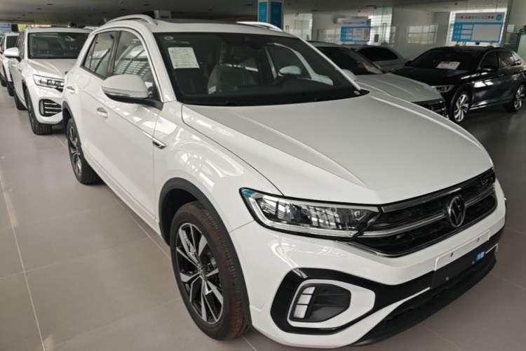 Used Volkswagen T-ROC 2025 Facelift Model 2 300TSI DSG Two-Wheel Drive Chenguang Edition Exterior 1