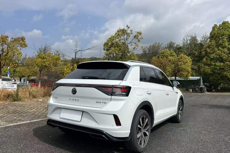 Used Volkswagen T-ROC 2025 Facelift Model 2 300TSI DSG Two-Wheel Drive Chenguang Edition Exterior 10