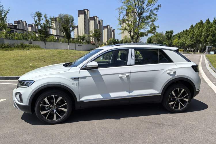 Used Volkswagen T-ROC 2025 Facelift Model 2 280TSI DSG Two-Wheel Drive Shiguang Edition Exterior 2