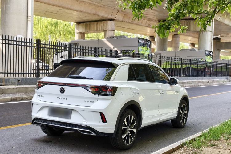 Used Volkswagen T-ROC 2025 300TSI DSG Two-Wheel Drive Chen Guang Edition Exterior 3