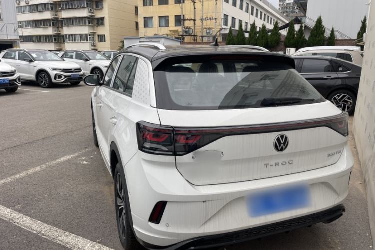 Used Volkswagen T-ROC 2025 Facelift Model 2 300TSI DSG Two-Wheel Drive Xingguang Edition Exterior 3