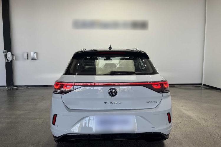 Used Volkswagen T-ROC 2025 Facelift Model 2 300TSI DSG Two-Wheel Drive Xingguang Edition Exterior 4