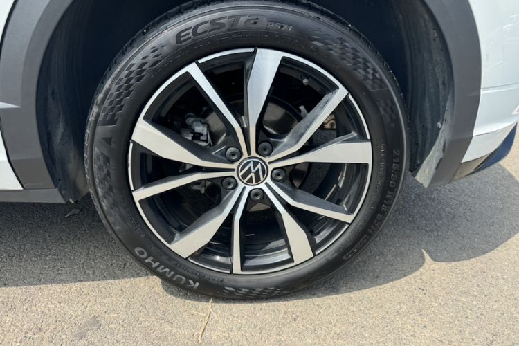 Used Volkswagen T-ROC 2025 Facelifted 300TSI DSG Two-Wheel-Drive Chen Guang Edition Exterior 6