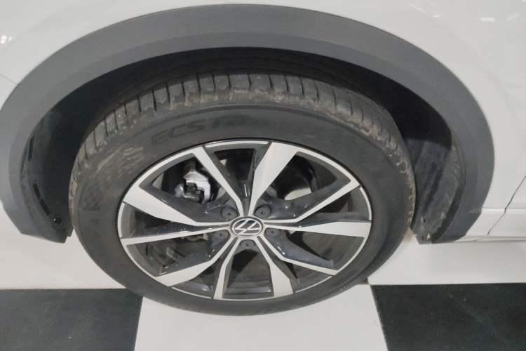 Used Volkswagen T-ROC 2025 300TSI DSG Two-Wheel Drive Chen Guang Edition Exterior 7