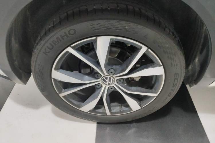 Used Volkswagen T-ROC 2025 300TSI DSG Two-Wheel Drive Chen Guang Edition Exterior 8