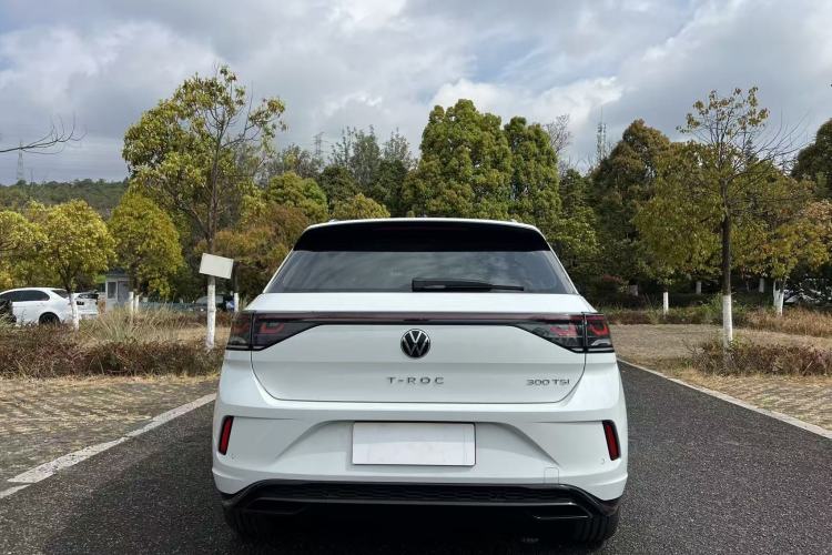 Used Volkswagen T-ROC 2025 Facelift Model 2 300TSI DSG Two-Wheel Drive Chenguang Edition Exterior 9