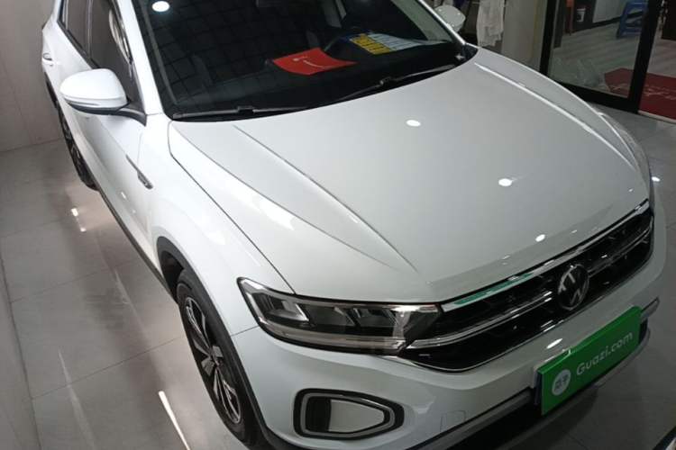 Used Volkswagen T-ROC 2025 280TSI DSG Two-Wheel Drive Time Edition Front Right 45 Deg