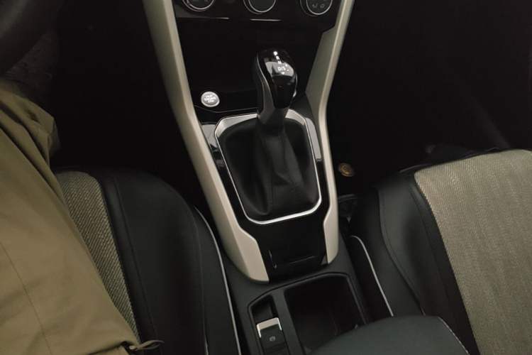 Used Volkswagen T-ROC 2025 280TSI DSG Two-Wheel Drive Time Edition Gear Lever
