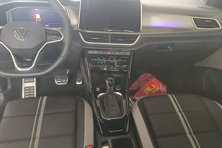 Used Volkswagen T-ROC 2025 300TSI DSG Two-Wheel Drive Chen Guang Edition Gear Lever