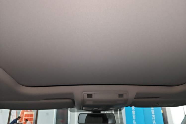 Used Volkswagen T-ROC 2025 280TSI DSG Two-Wheel Drive Time Edition Headliner