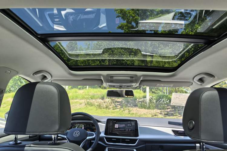 Used Volkswagen T-ROC 2025 Facelift Model 2 280TSI DSG Two-Wheel Drive Shiguang Edition Headliner