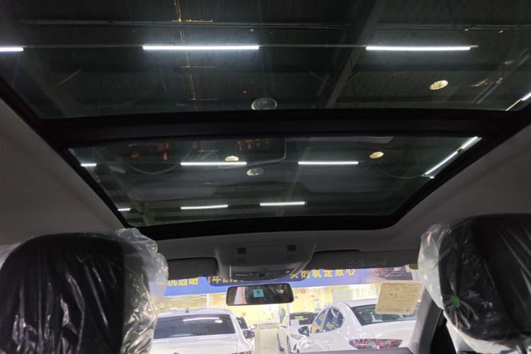 Used Volkswagen T-ROC 2025 Facelift Model 2 280TSI DSG Two-Wheel Drive Shiguang Edition Headliner