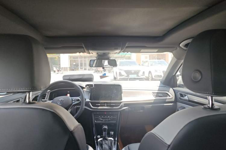Used Volkswagen T-ROC 2025 300TSI DSG Two-Wheel Drive Chen Guang Edition Headliner