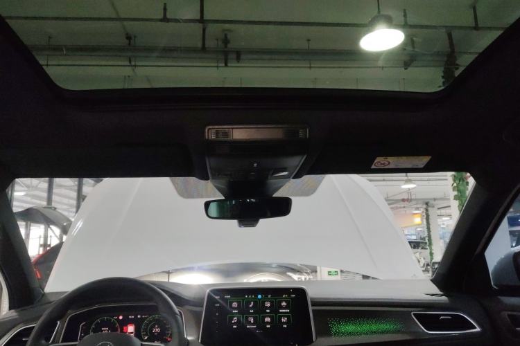 Used Volkswagen T-ROC 2025 300TSI DSG Two-Wheel Drive Chen Guang Edition Headliner