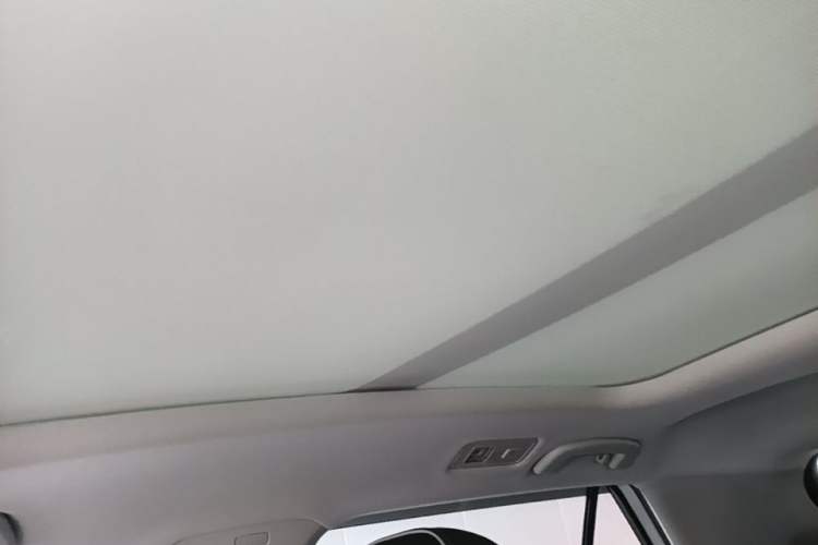 Used Volkswagen T-ROC 2025 280TSI DSG Two-Wheel Drive Time Edition Headliner