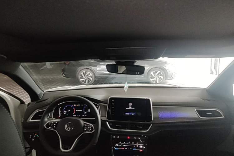 Used Volkswagen T-ROC 2025 300TSI DSG Two-Wheel Drive Starlight Edition Headliner