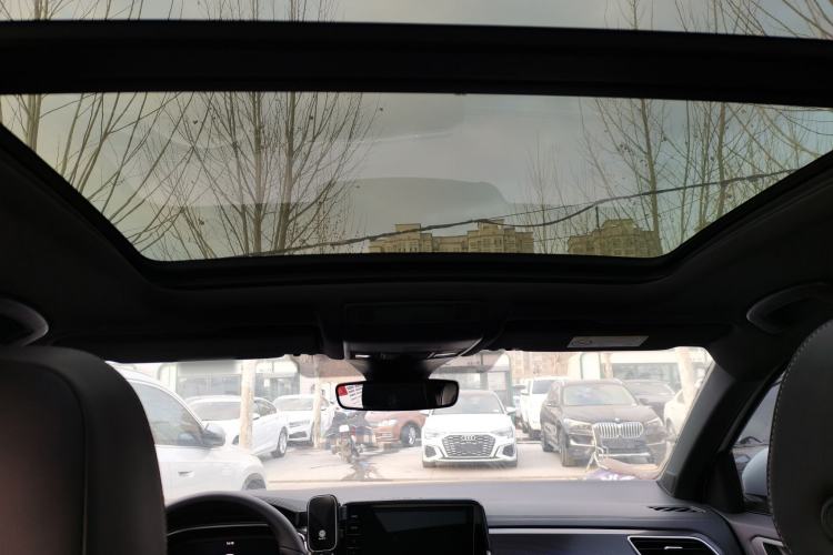 Used Volkswagen T-ROC 2025 300TSI DSG Two-Wheel Drive Chen Guang Edition Headliner